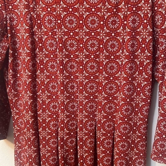 Max studio size L red dress floral print  pleated fit and flare 3/4 sleeves - Picture 5 of 10